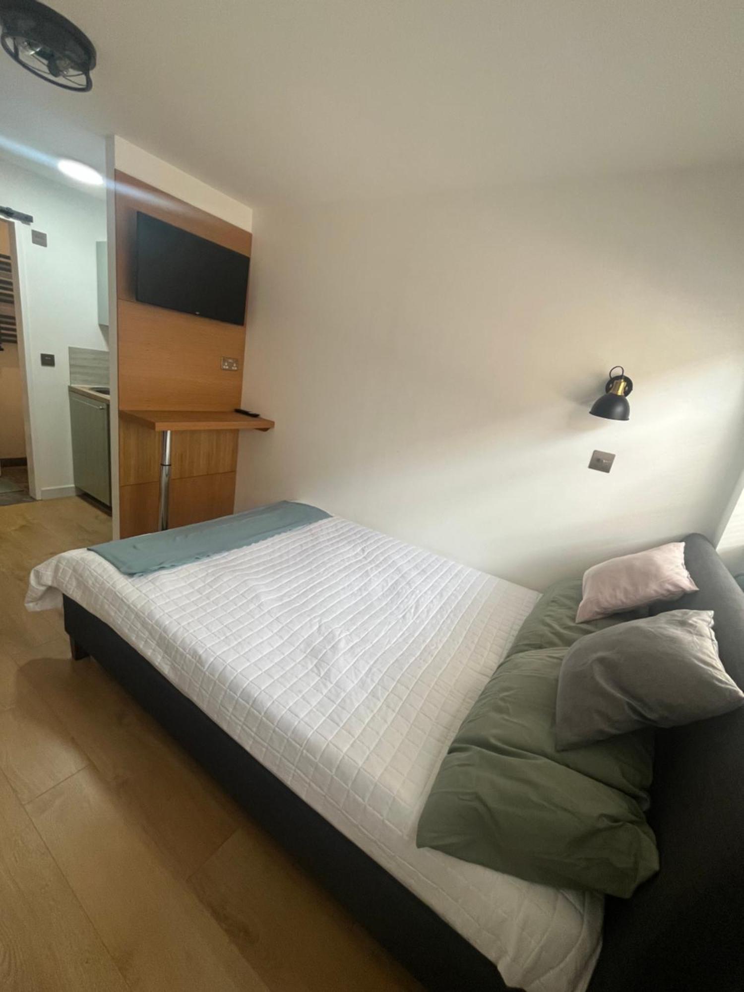 Appartamento Teddington Little Gem Londra Esterno foto